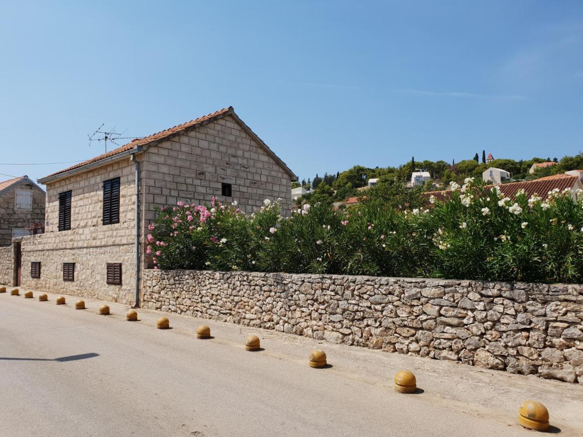 With Wifi Sutivan, Brac - 17825